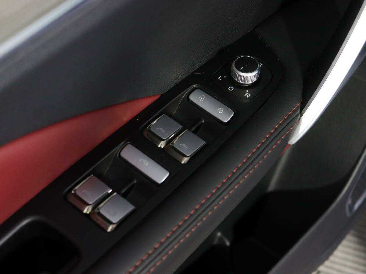 Купить Geely Coolray с пробегом. Фото: #17