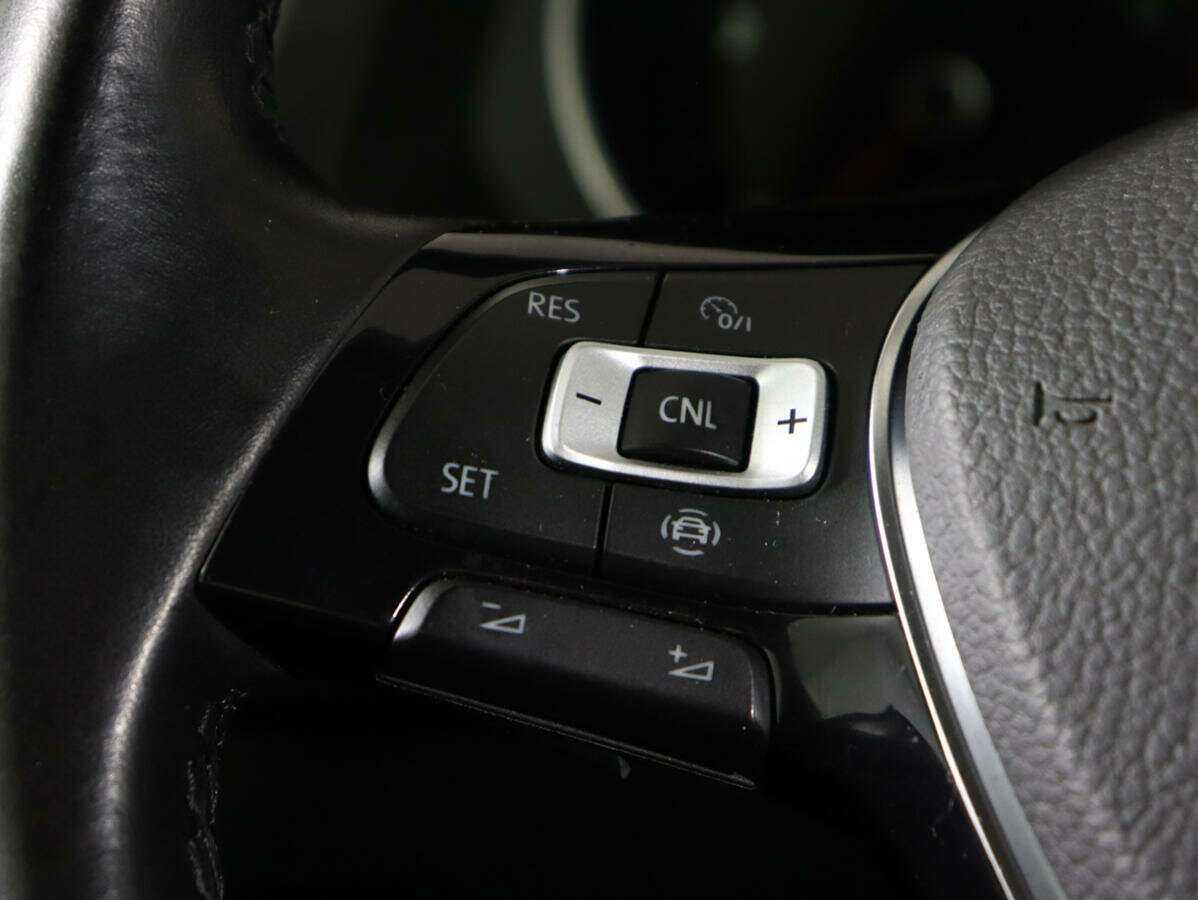 Купить Volkswagen Tiguan с пробегом. Фото: #16