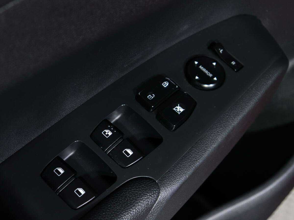 Купить Hyundai Solaris с пробегом. Фото: #9