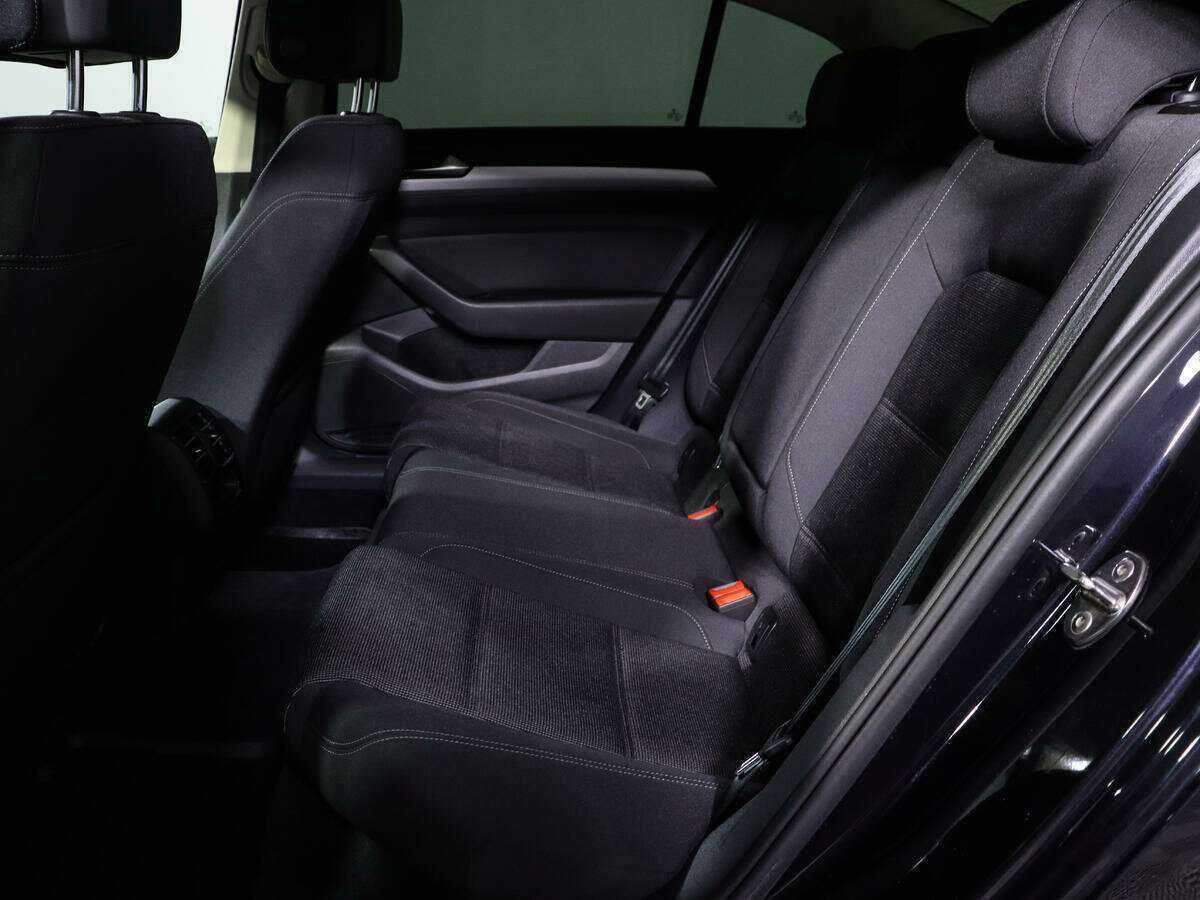Купить Volkswagen Passat с пробегом. Фото: #9