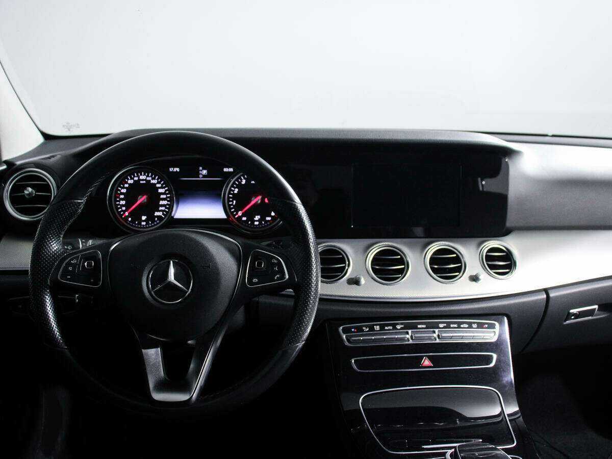 Купить Mercedes-Benz E-Класс с пробегом. Фото: #11