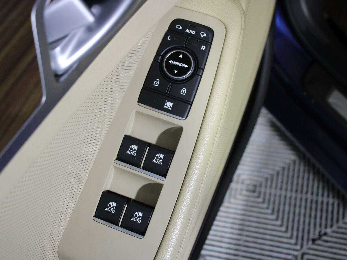 Купить Hyundai Genesis с пробегом. Фото: #13