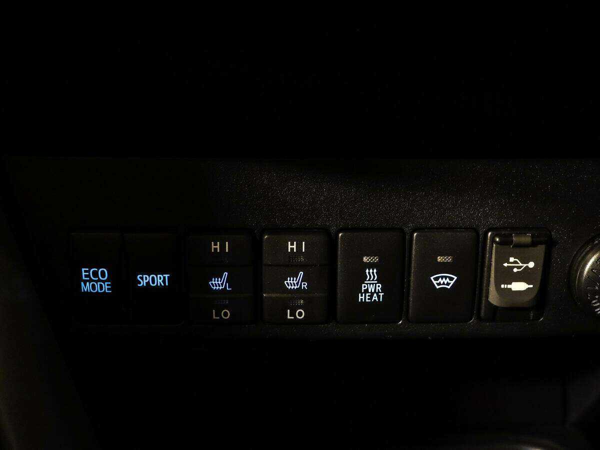 Купить Toyota RAV4 с пробегом. Фото: #14