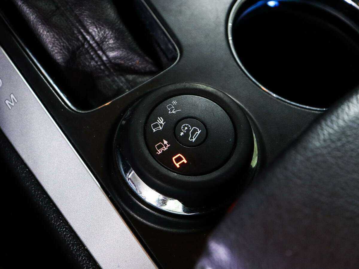 Купить Ford Explorer с пробегом. Фото: #16