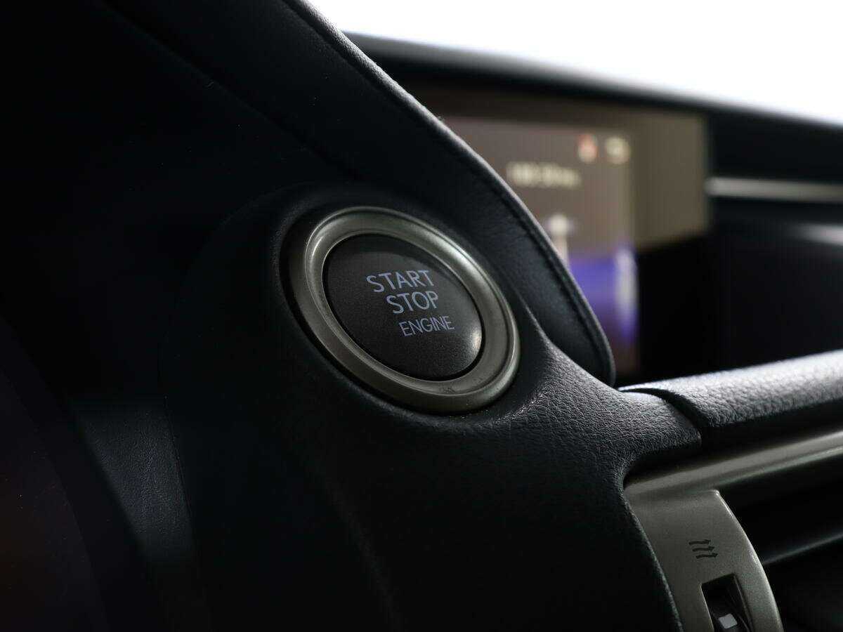 Купить Lexus IS с пробегом. Фото: #18