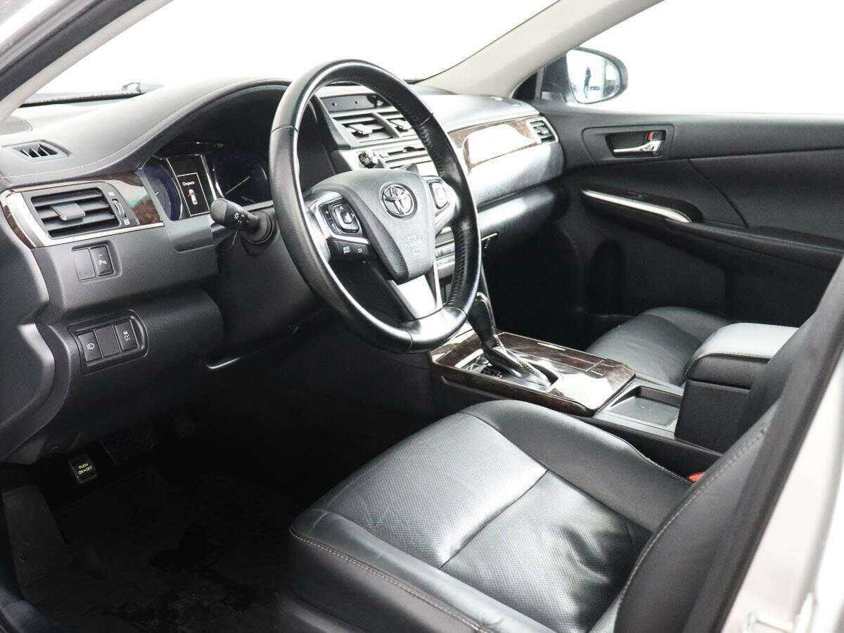 Купить Toyota Camry с пробегом. Фото: #7