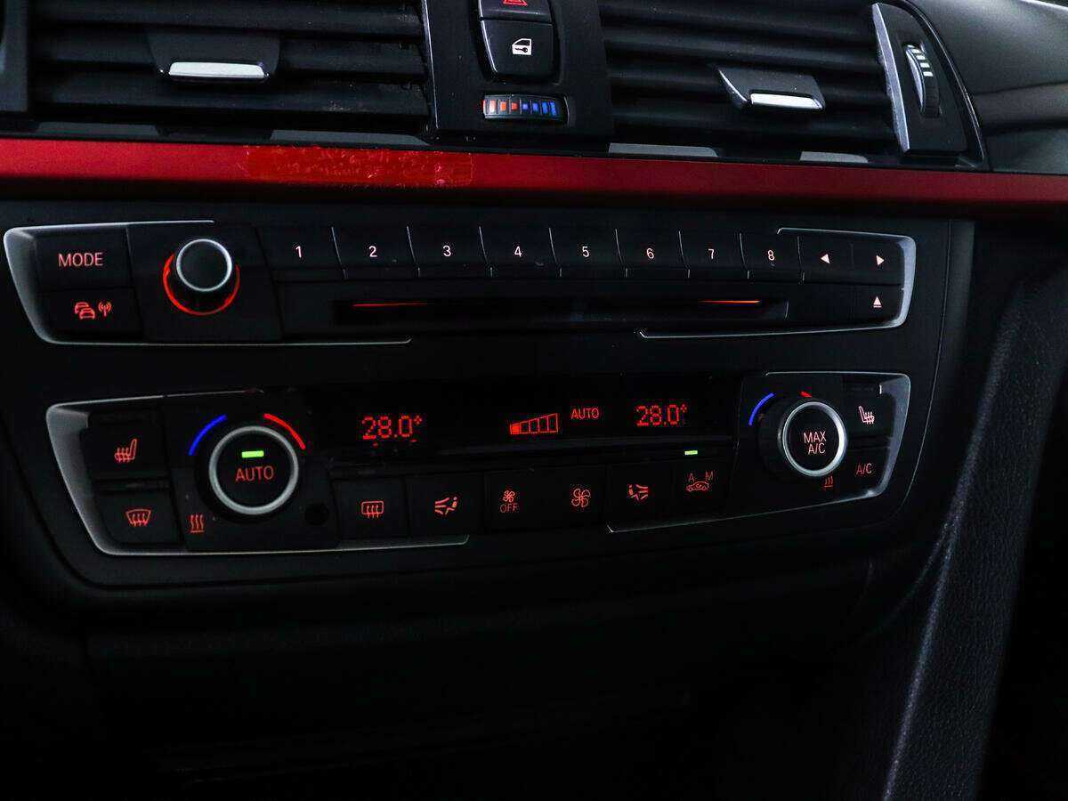 Купить BMW 3 серии с пробегом. Фото: #18