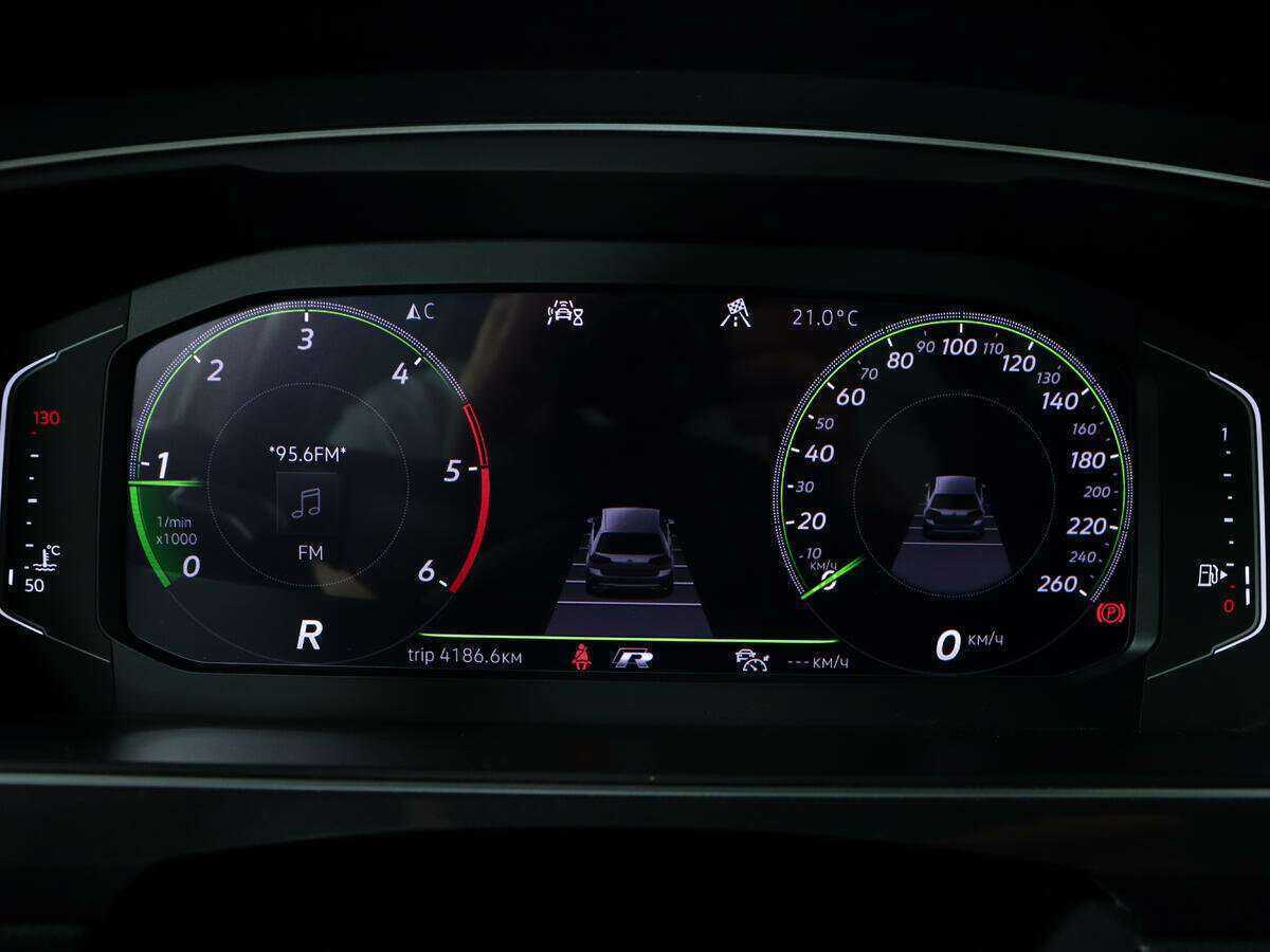 Купить Volkswagen Tiguan с пробегом. Фото: #8