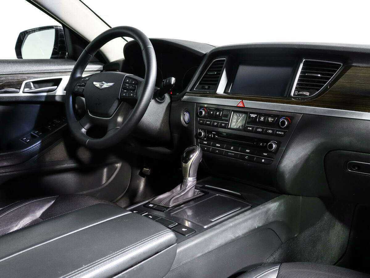 Купить Hyundai Genesis с пробегом. Фото: #7