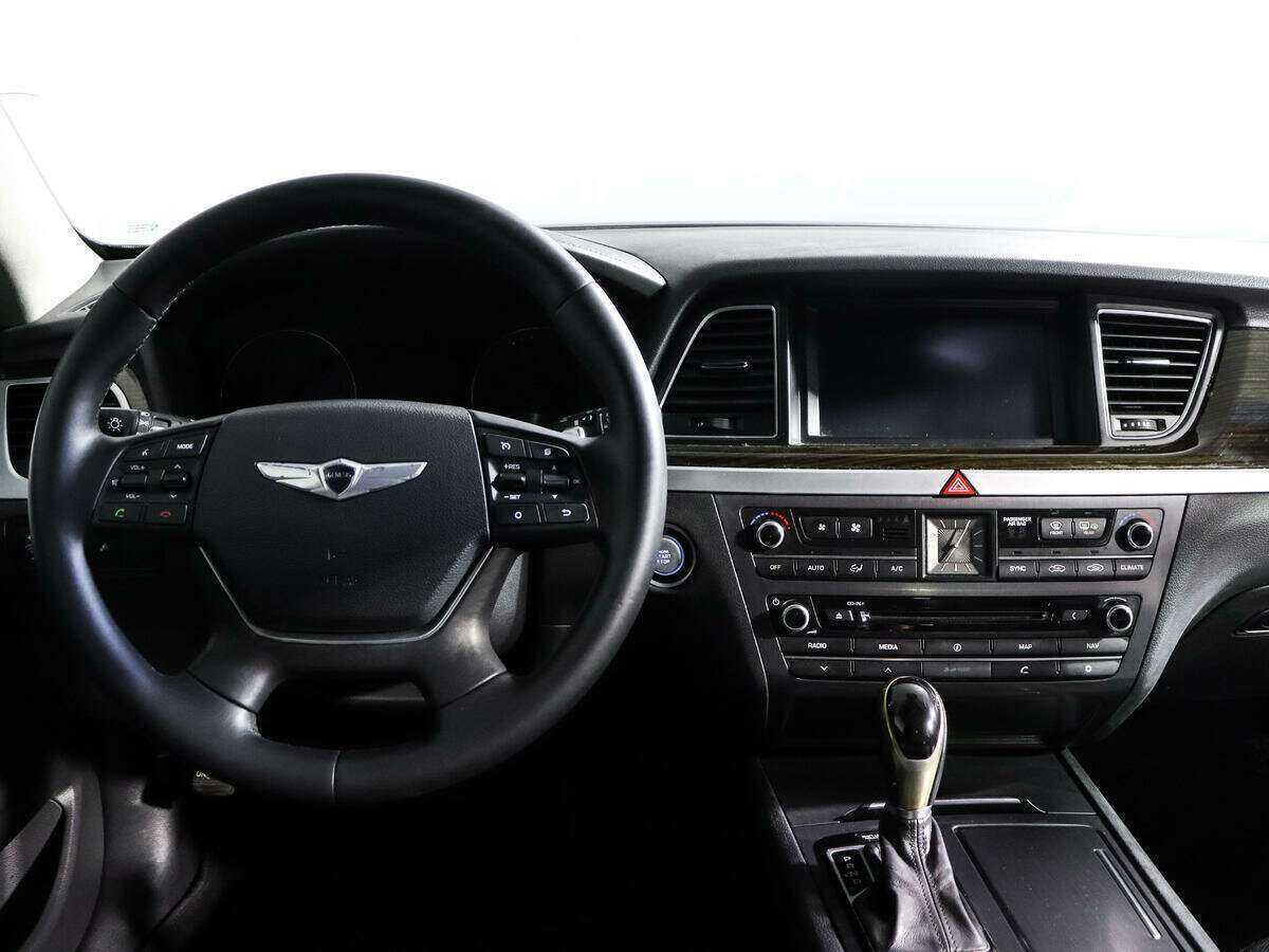 Купить Hyundai Genesis с пробегом. Фото: #10