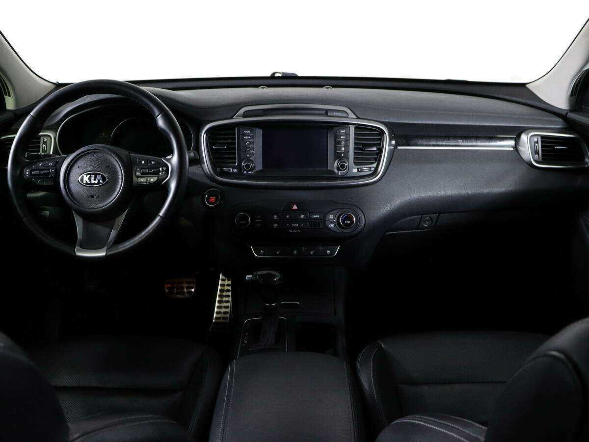 Купить Kia Sorento с пробегом. Фото: #10