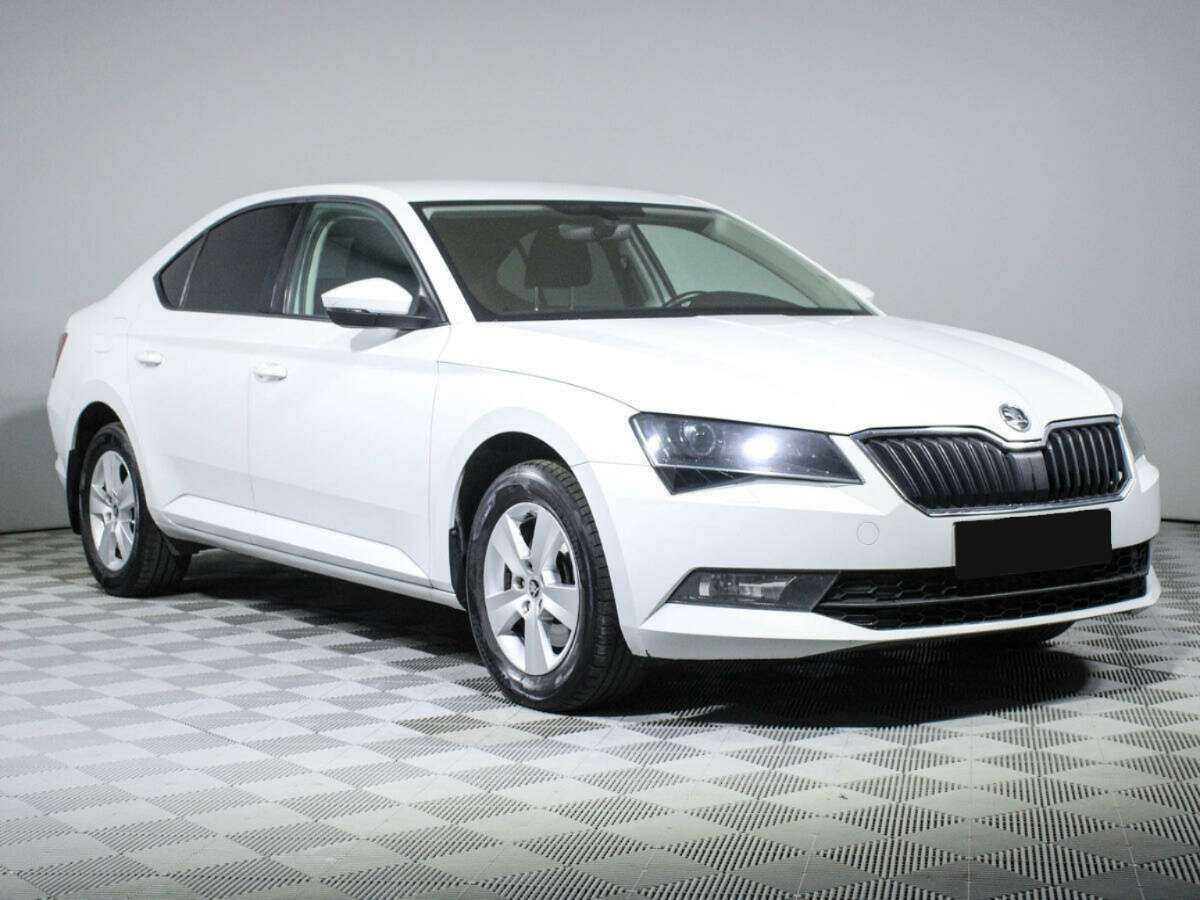 Купить Skoda Superb с пробегом. Фото: #2