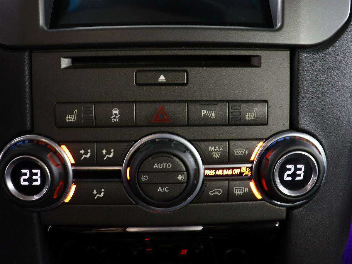 Купить Land Rover Discovery с пробегом. Фото: #26