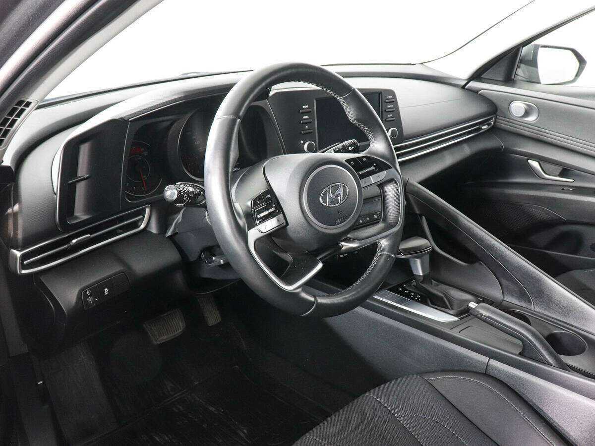 Купить Hyundai Elantra с пробегом. Фото: #9