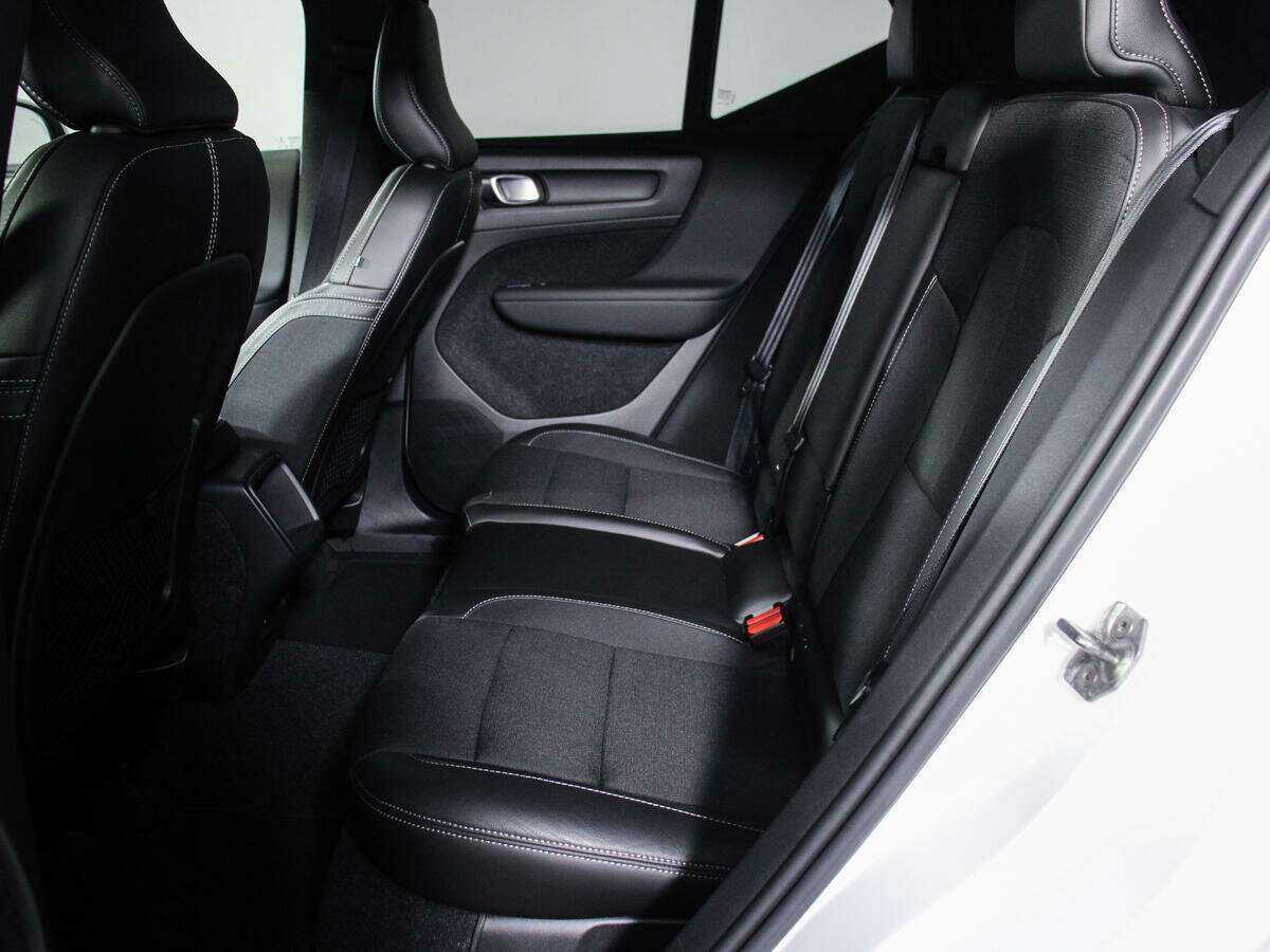 Купить Volvo XC40 с пробегом. Фото: #9