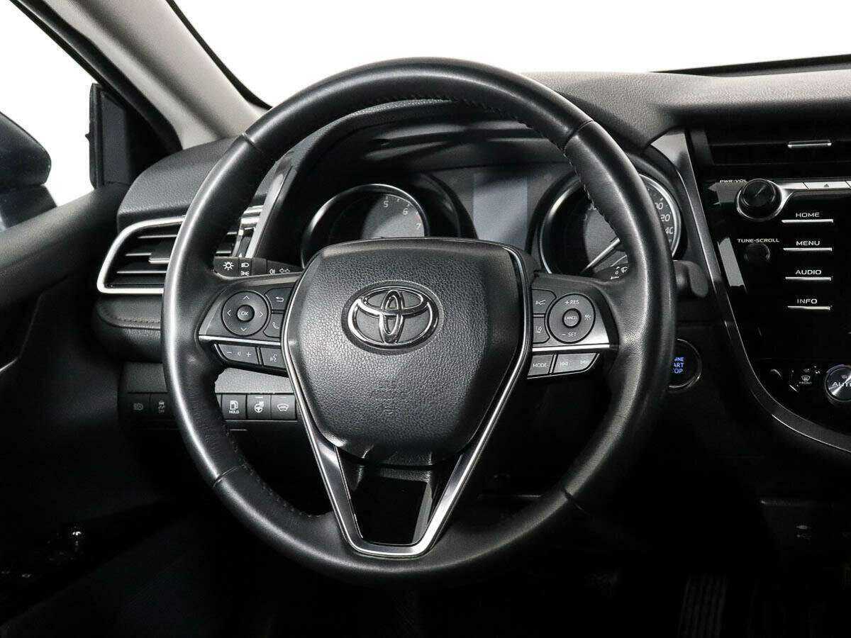 Купить Toyota Camry с пробегом. Фото: #9