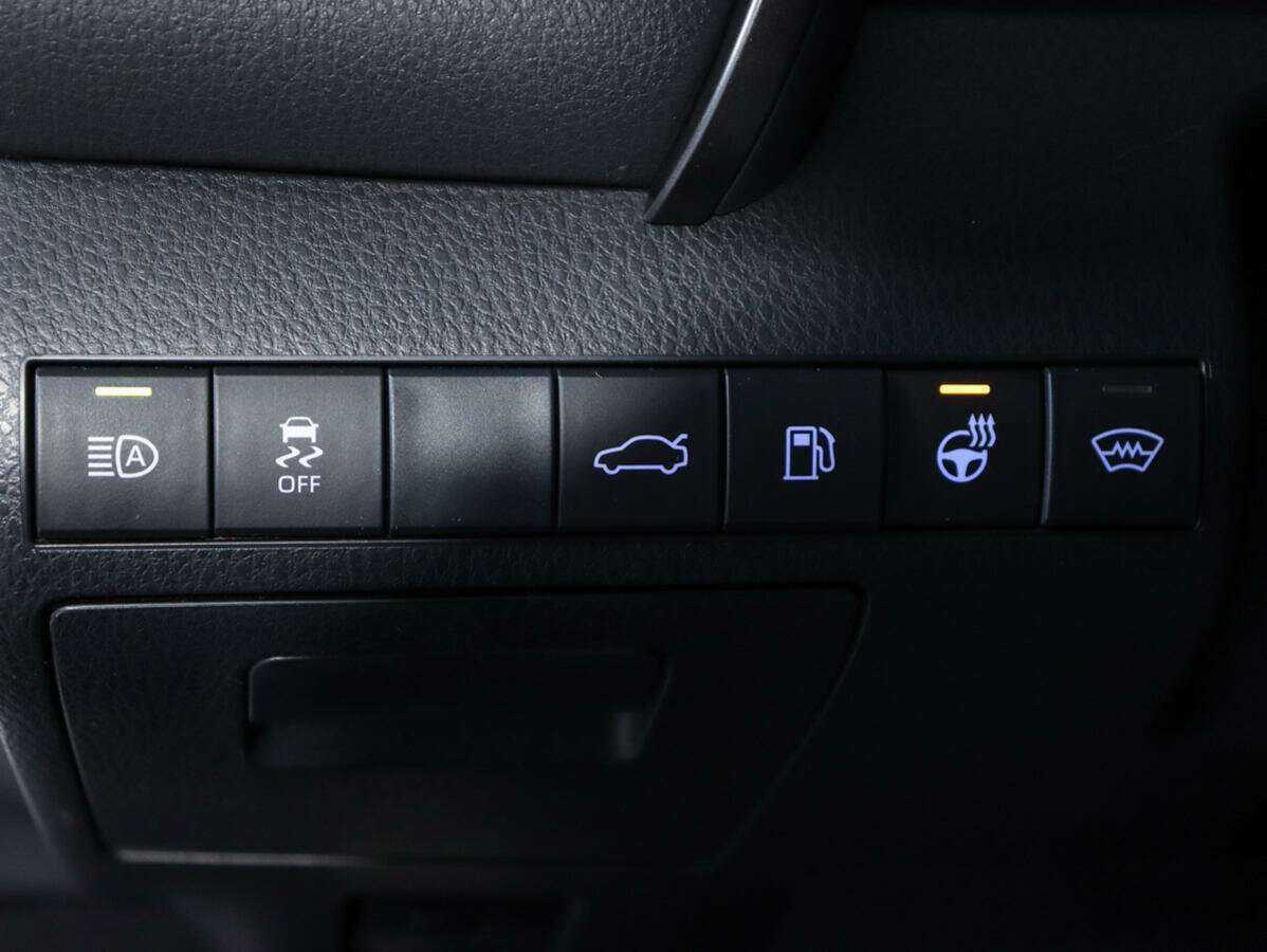 Купить Toyota Camry с пробегом. Фото: #14