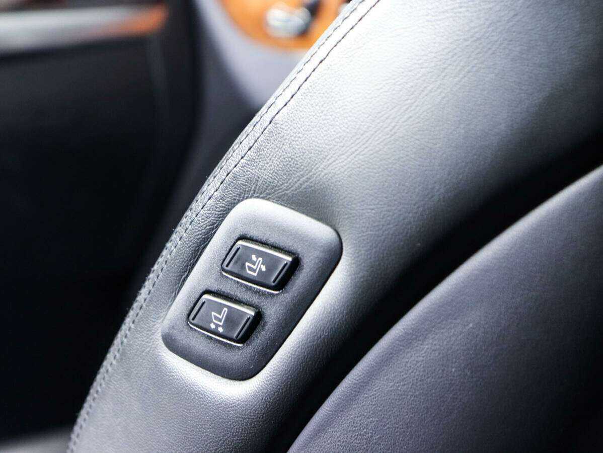 Купить Hyundai Equus с пробегом. Фото: #14