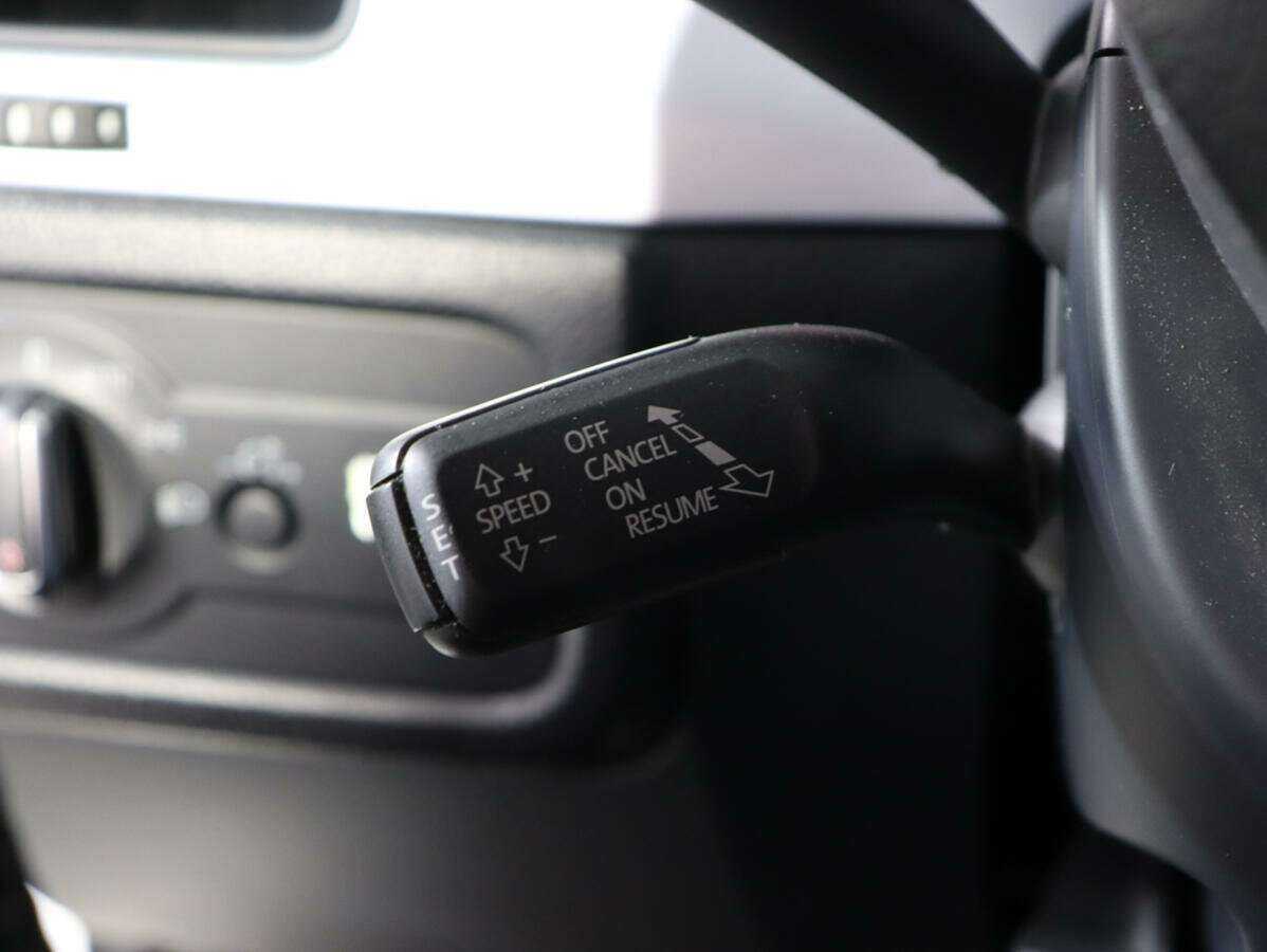 Купить Volkswagen Touareg с пробегом. Фото: #12