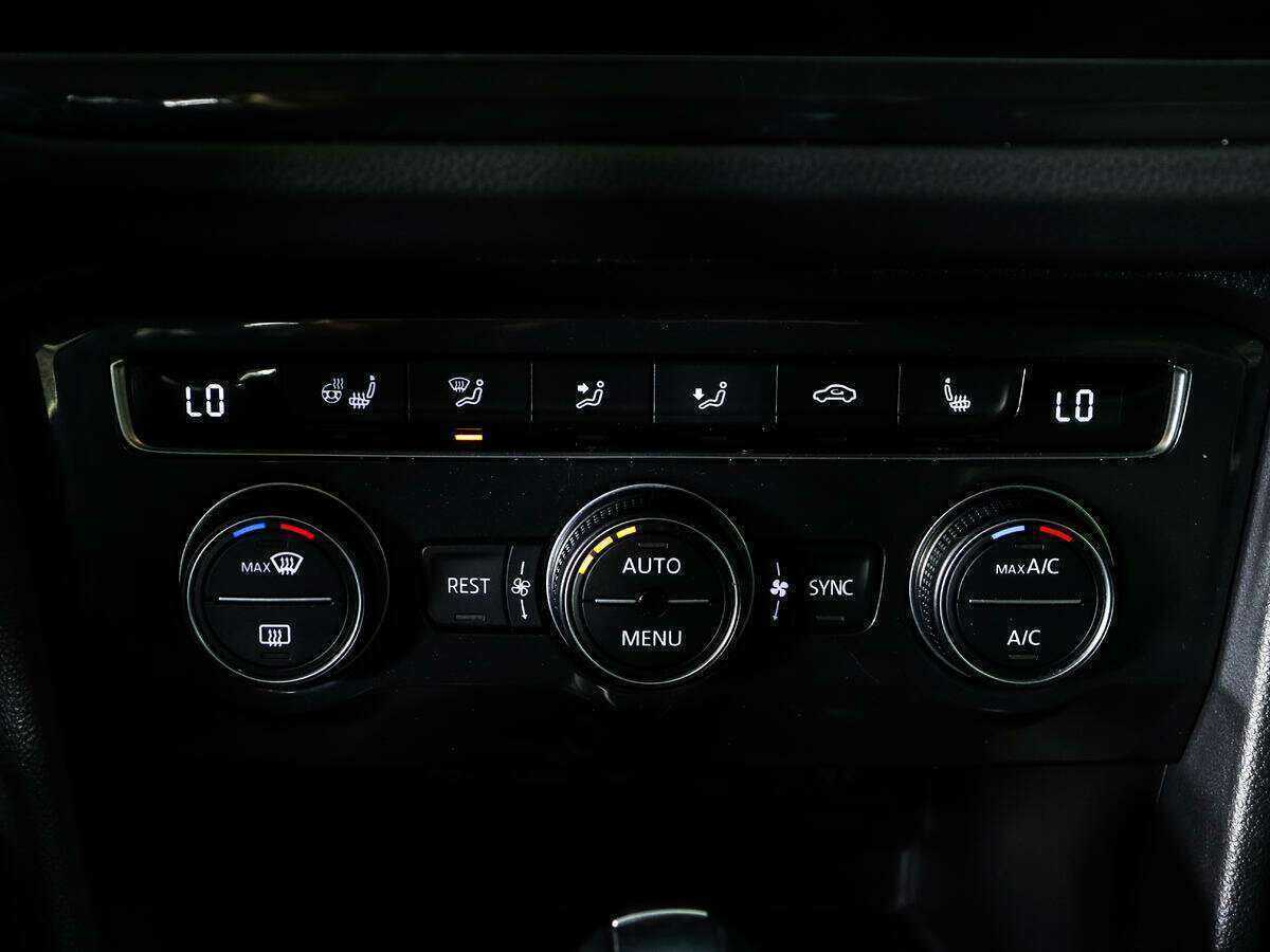 Купить Volkswagen Tiguan с пробегом. Фото: #15