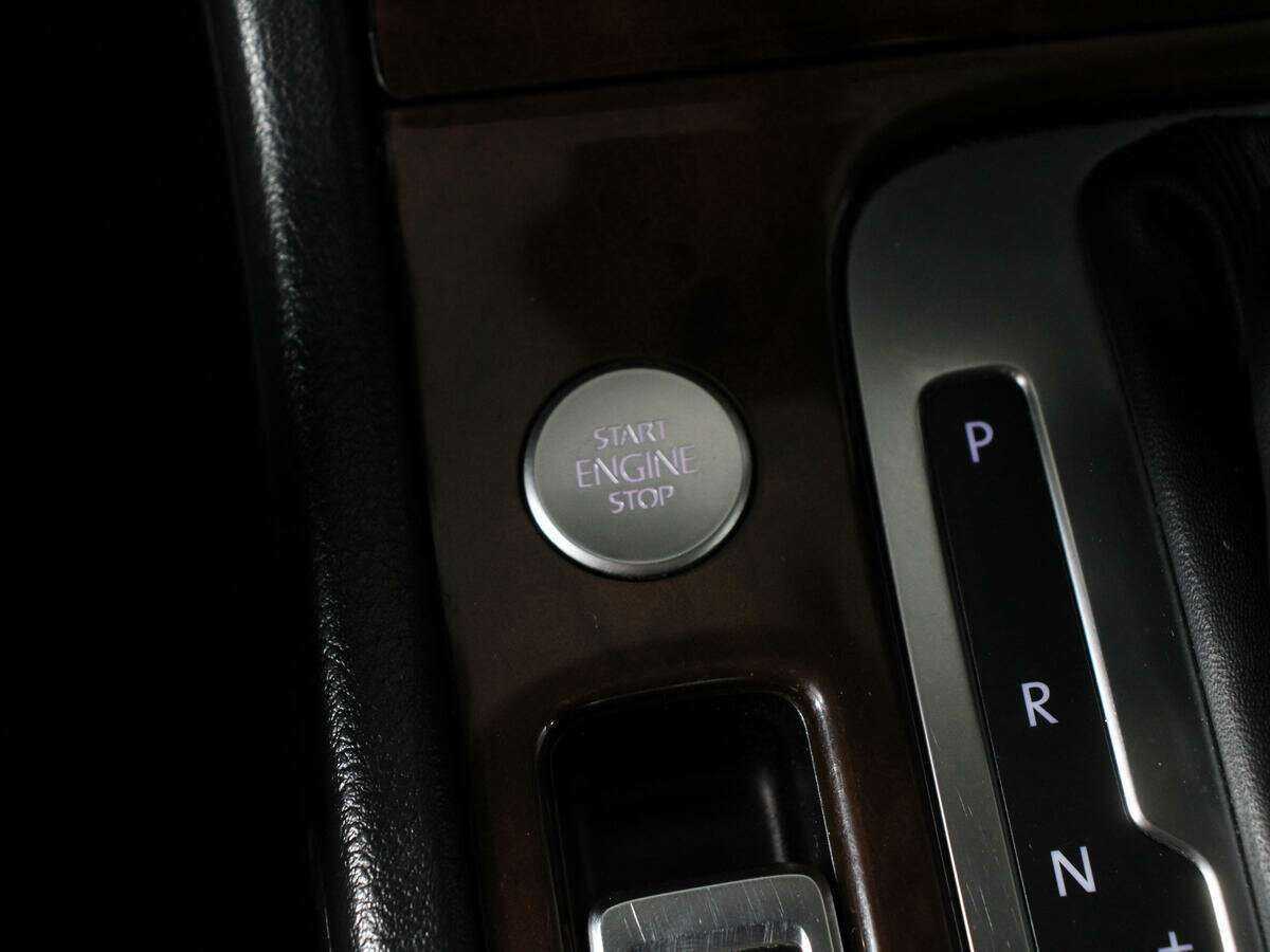 Купить Volkswagen Touareg с пробегом. Фото: #22