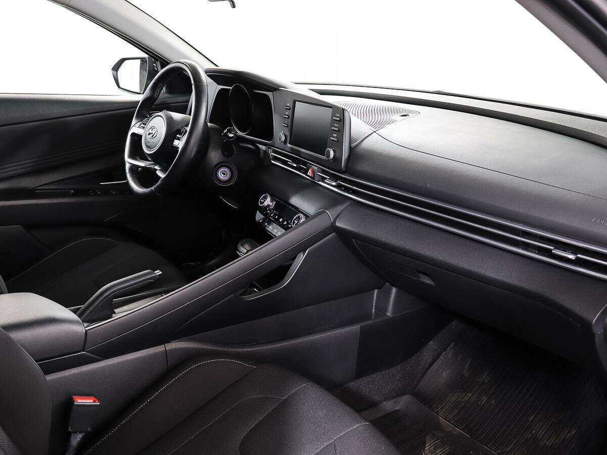 Купить Hyundai Elantra с пробегом. Фото: #8