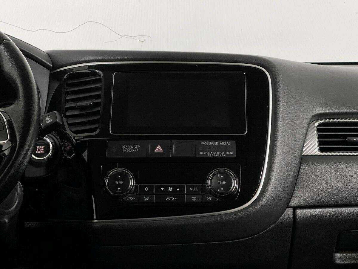 Купить Mitsubishi Outlander с пробегом. Фото: #11