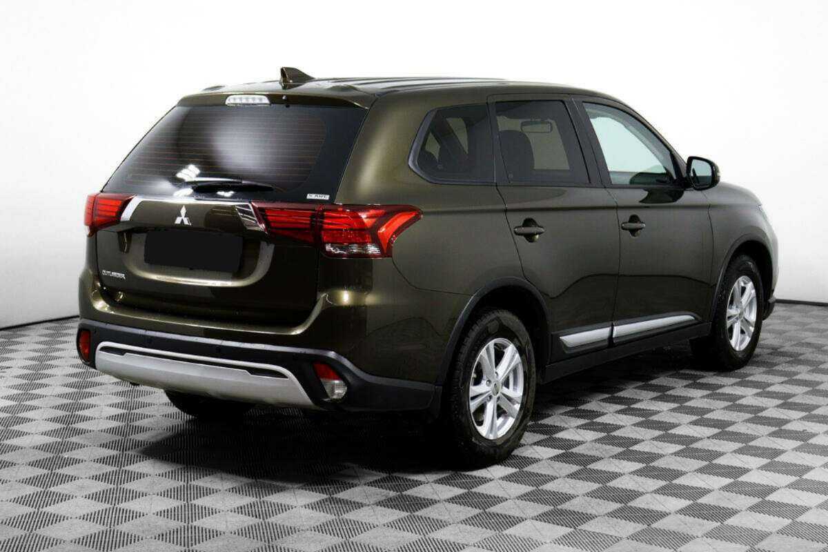 Купить Mitsubishi Outlander с пробегом. Фото: #4