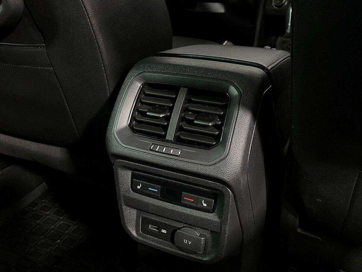 Купить Volkswagen Tiguan с пробегом. Фото: #13