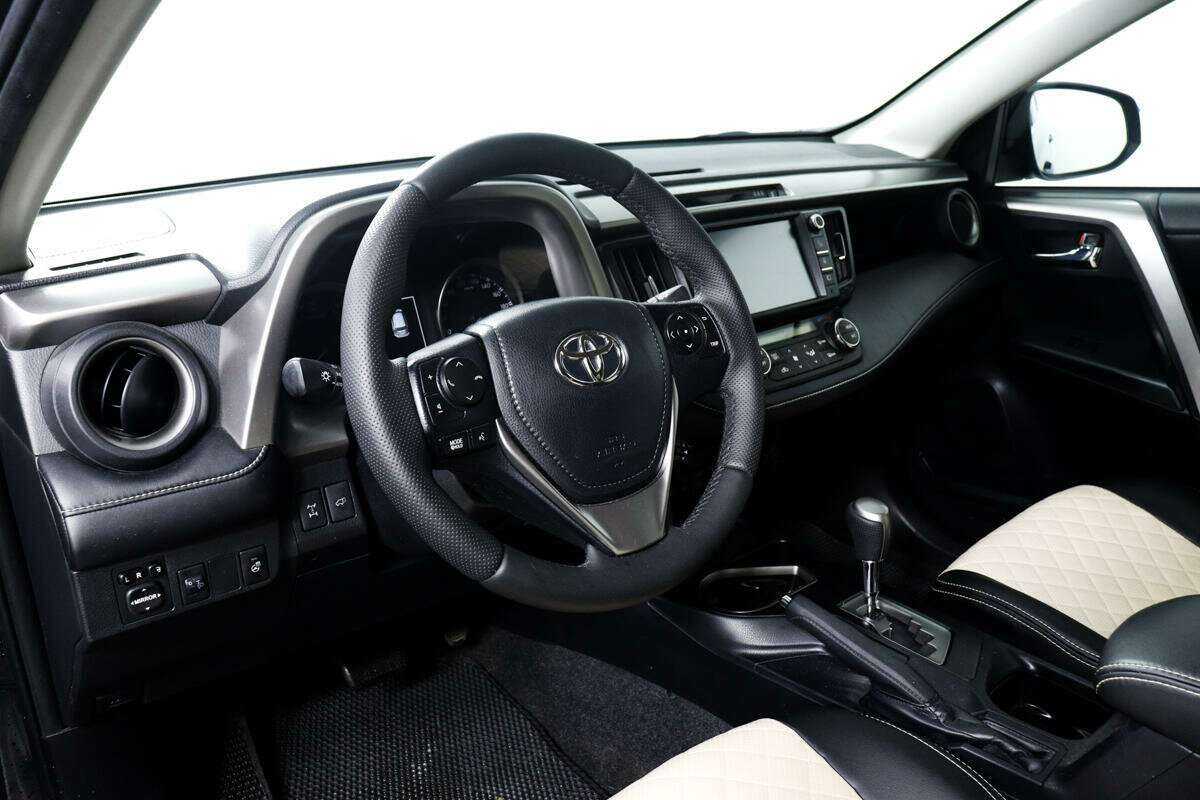 Купить Toyota RAV4 с пробегом. Фото: #12