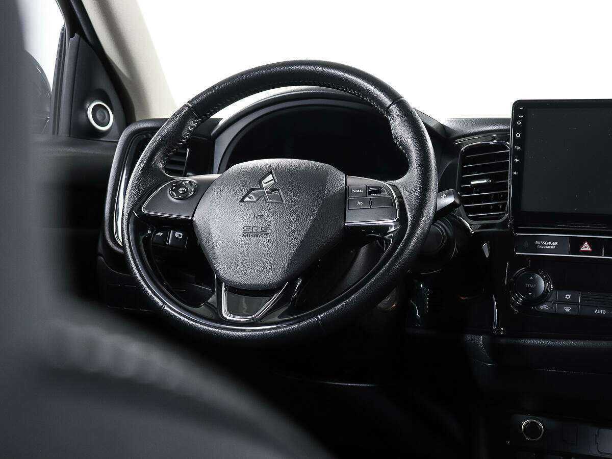 Купить Mitsubishi Outlander с пробегом. Фото: #13