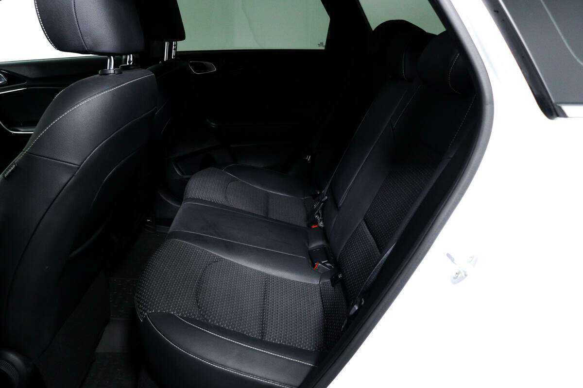 Купить Kia Ceed с пробегом. Фото: #11