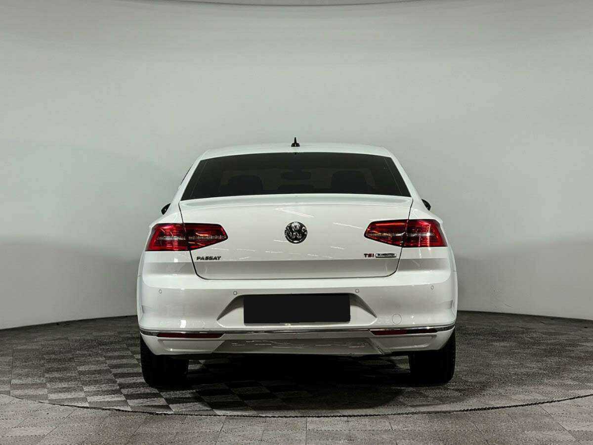 Купить Volkswagen Passat с пробегом. Фото: #5
