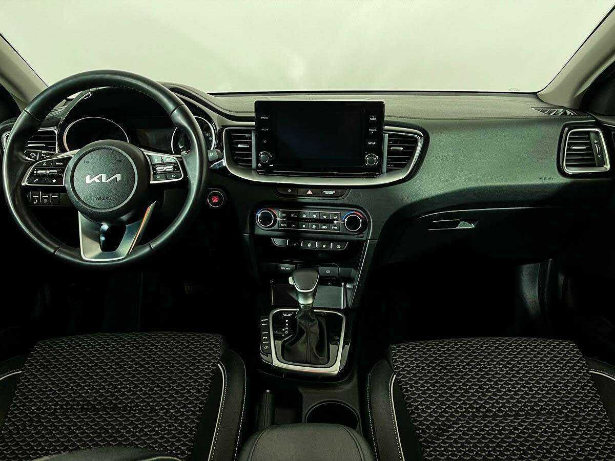 Купить Kia Ceed с пробегом. Фото: #9