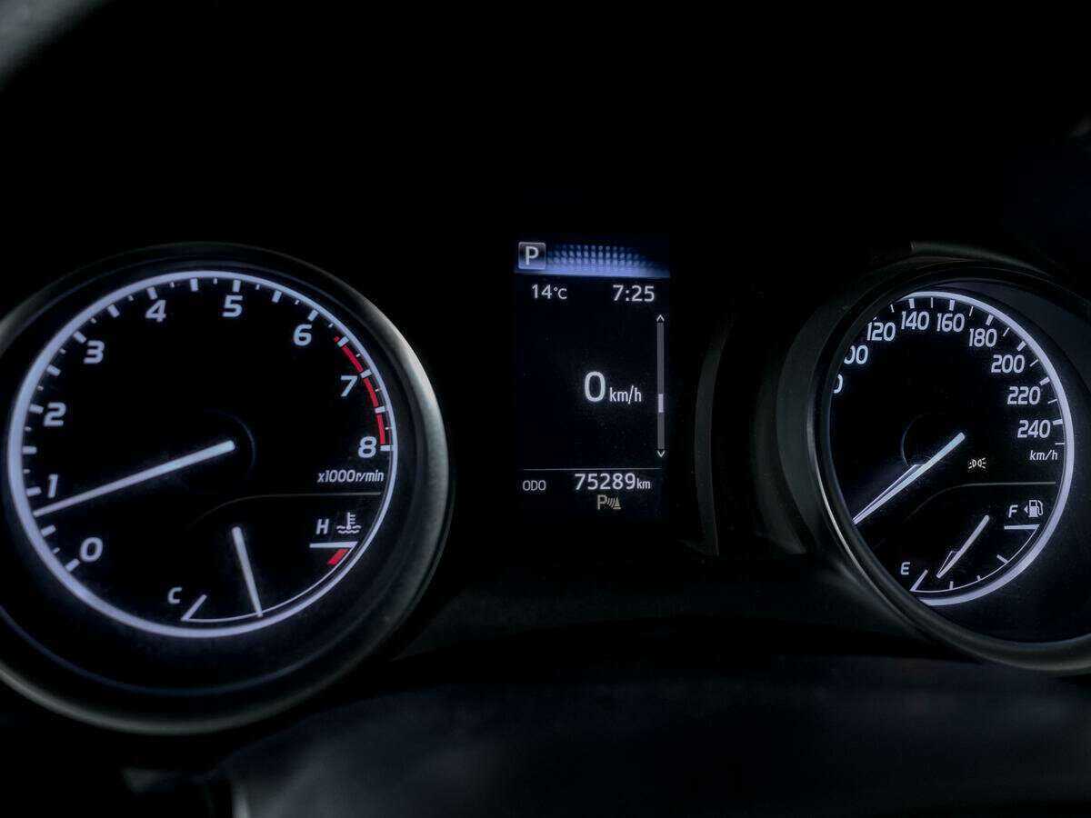 Купить Toyota Camry с пробегом. Фото: #9