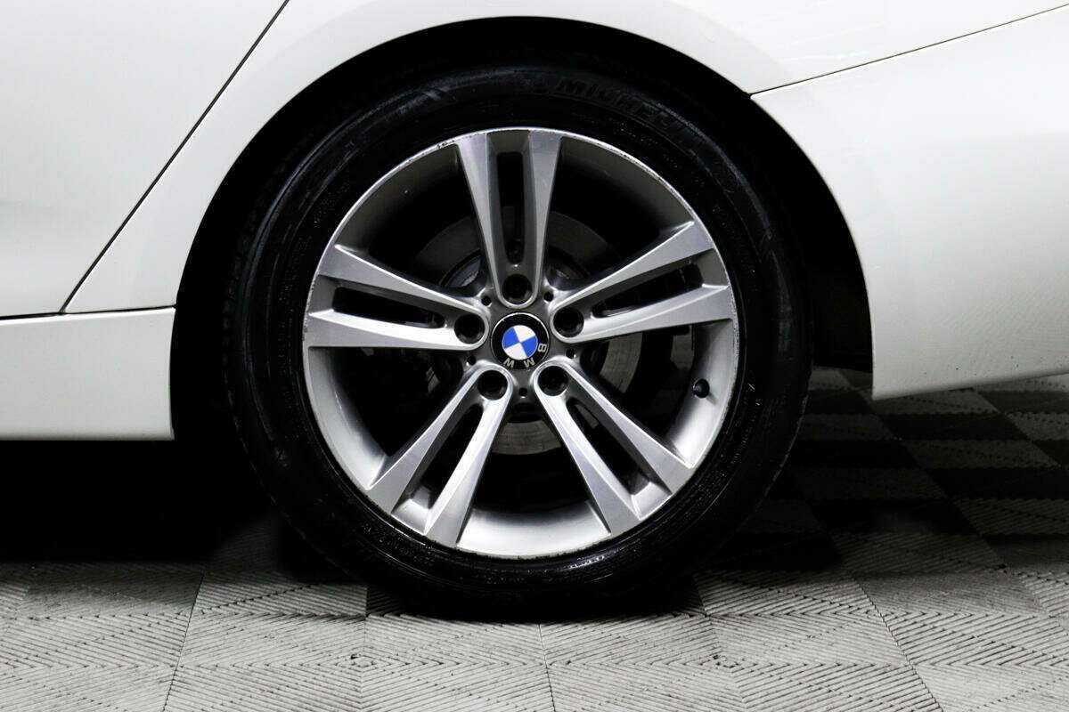 Купить BMW 3 серии с пробегом. Фото: #13