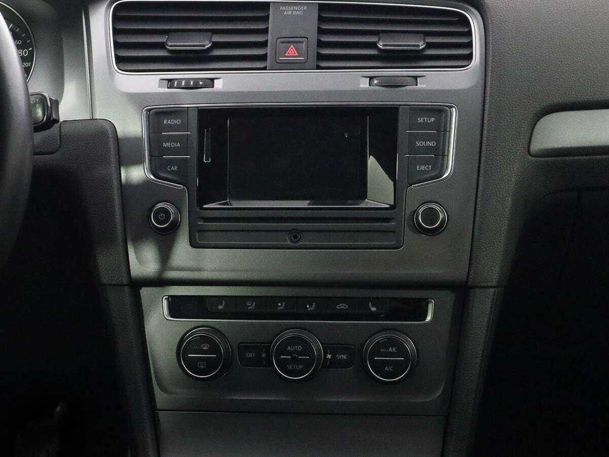 Купить Volkswagen Golf с пробегом. Фото: #9