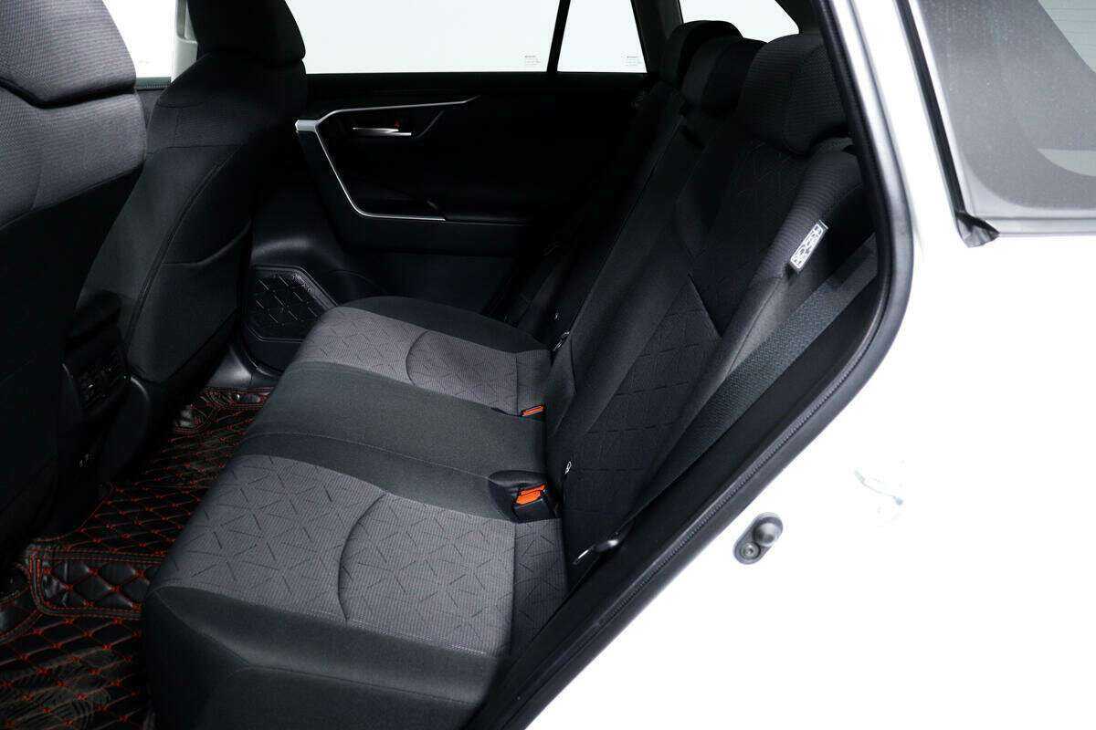 Купить Toyota RAV4 с пробегом. Фото: #11