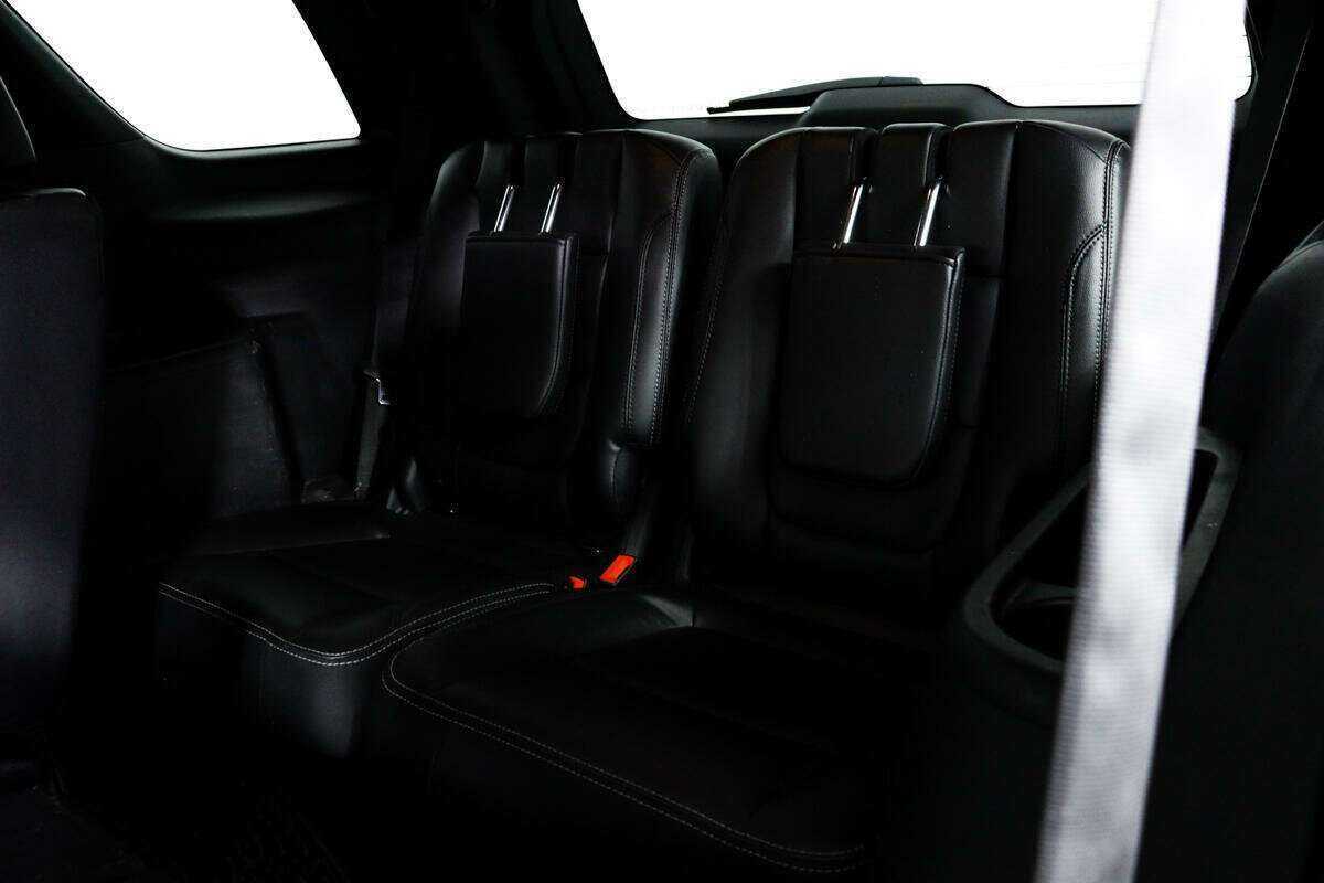 Купить Ford Explorer с пробегом. Фото: #13