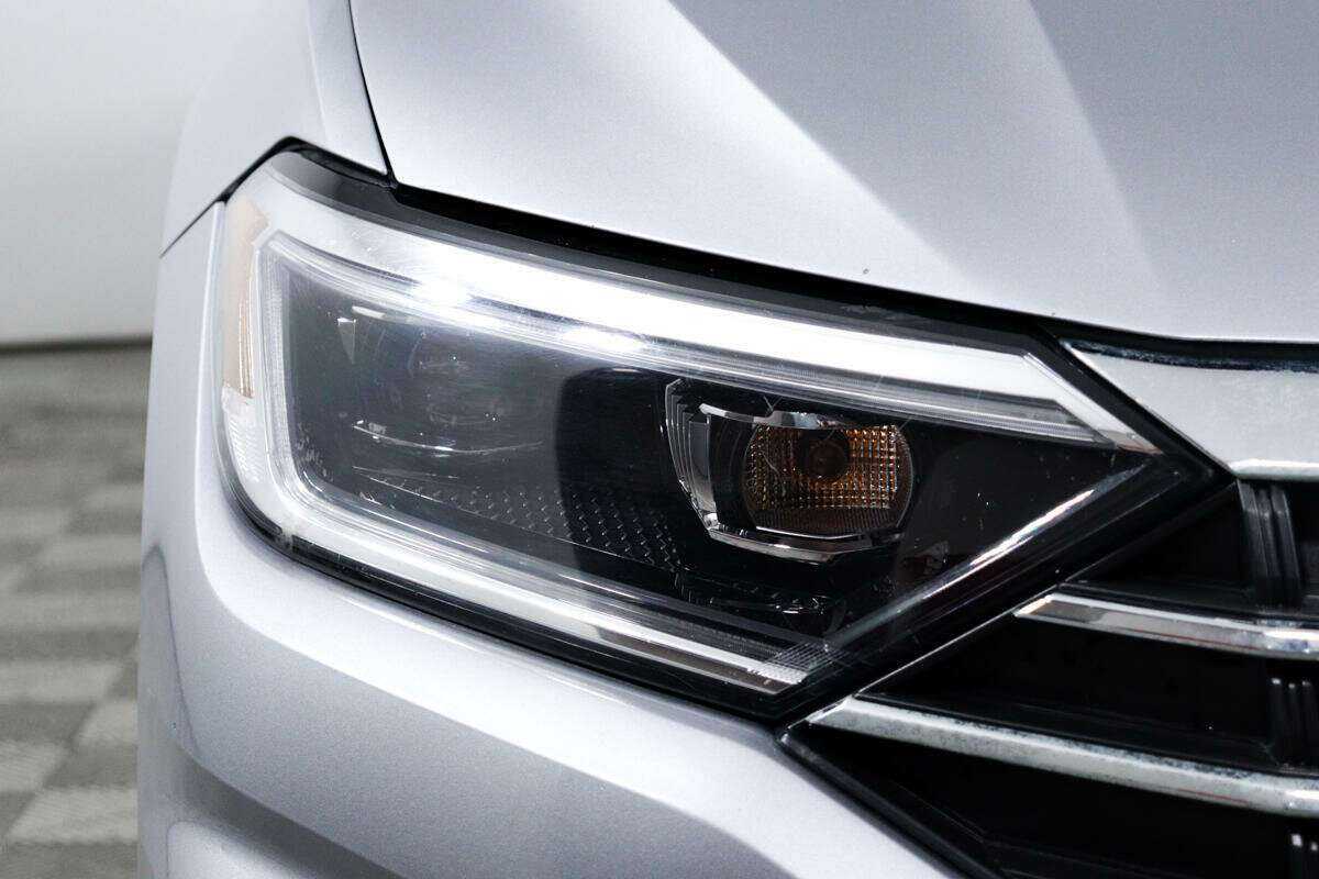 Купить Volkswagen Jetta с пробегом. Фото: #14