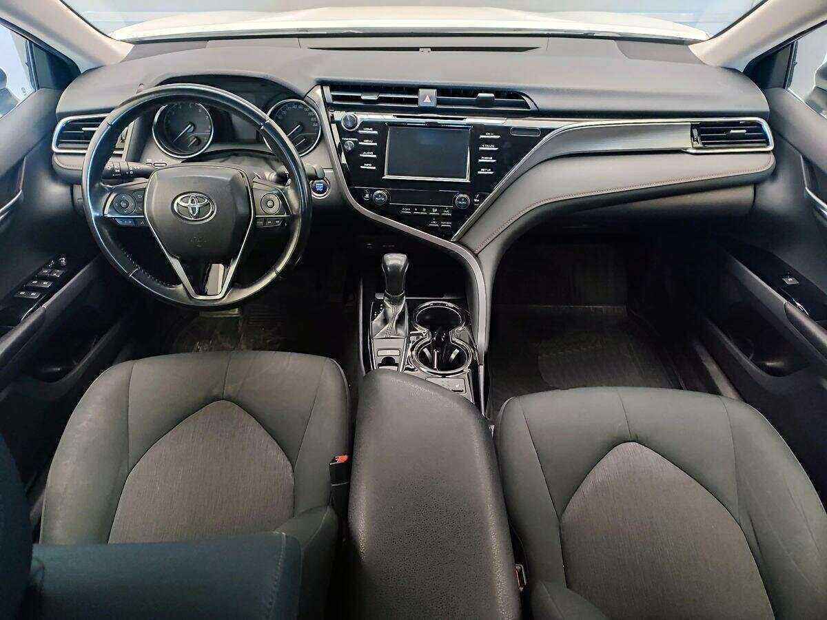 Купить Toyota Camry с пробегом. Фото: #8