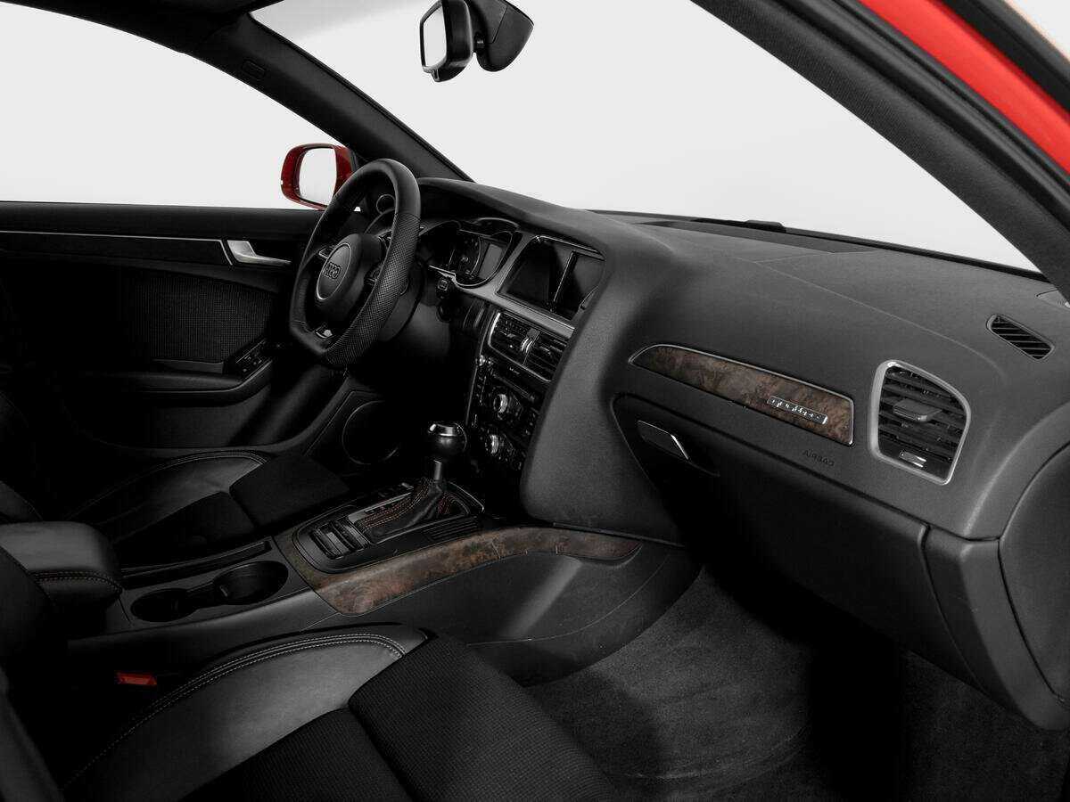 Купить Audi A4 с пробегом. Фото: #7