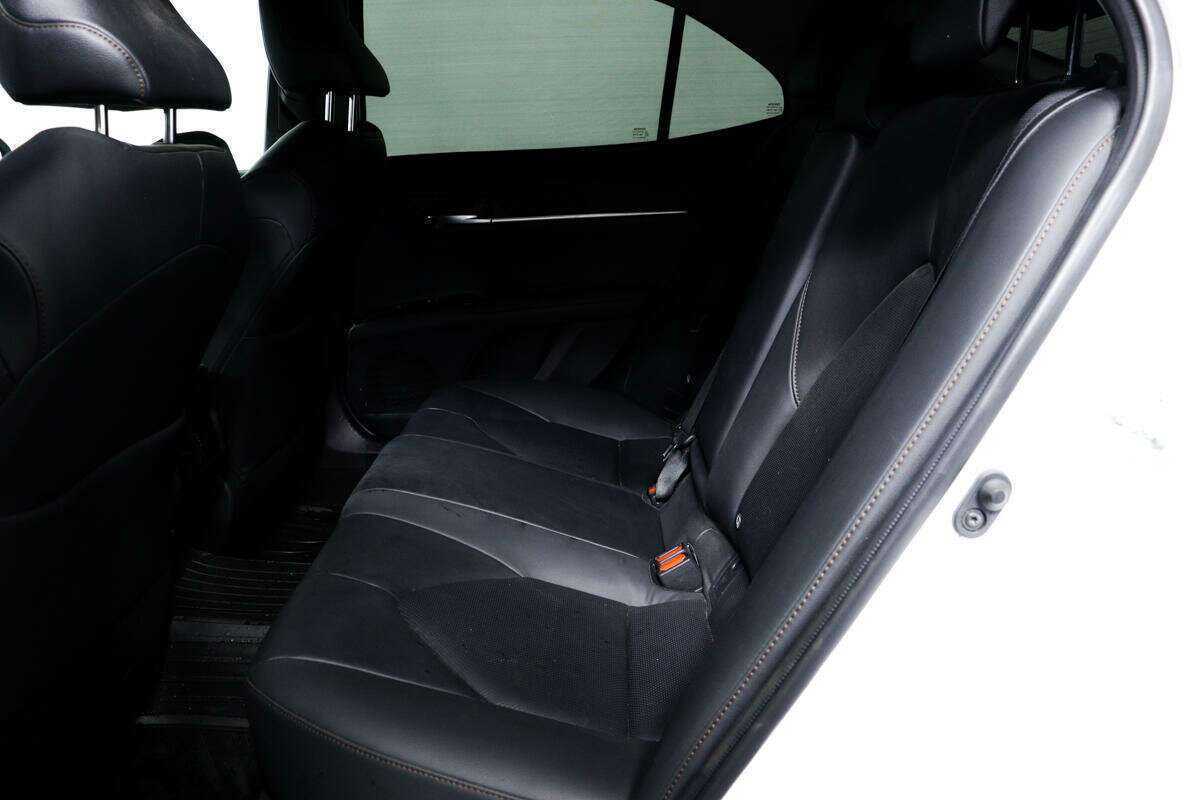 Купить Toyota Camry с пробегом. Фото: #11