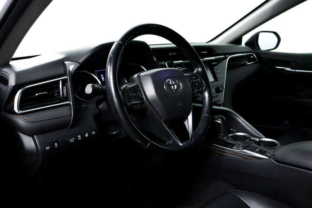 Купить Toyota Camry с пробегом. Фото: #12