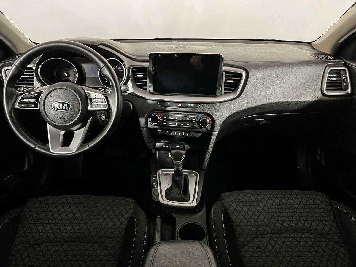Купить Kia Ceed с пробегом. Фото: #9