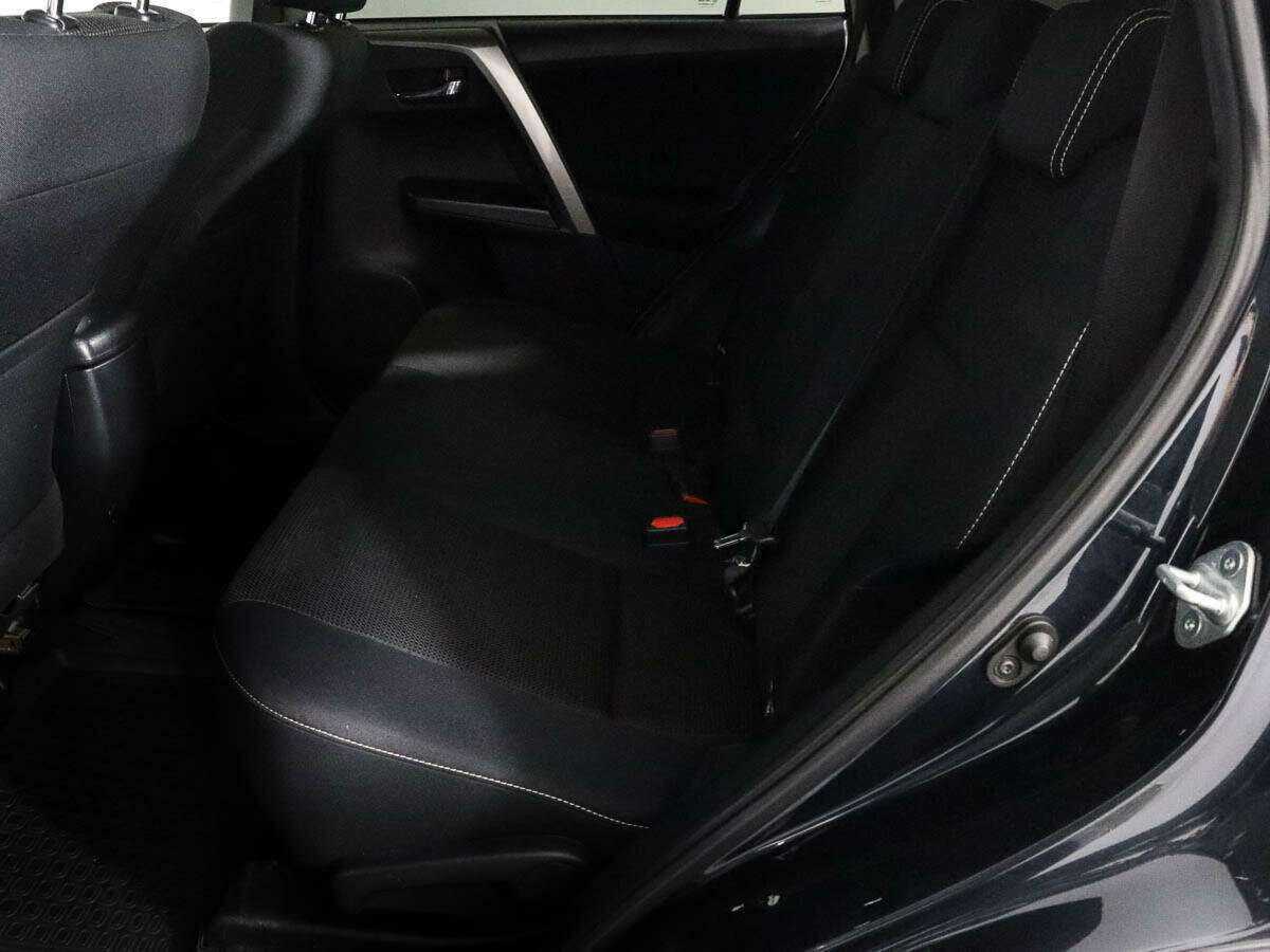 Купить Toyota RAV4 с пробегом. Фото: #7