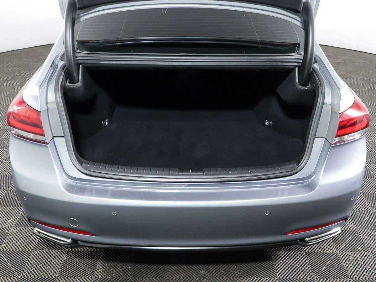 Купить Hyundai Genesis с пробегом. Фото: #16