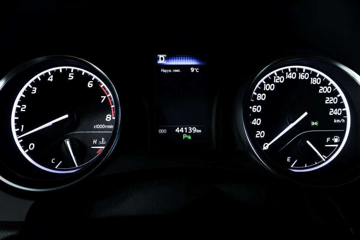 Купить Toyota Camry с пробегом. Фото: #9