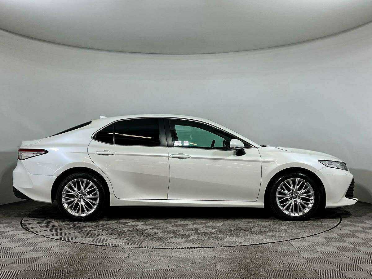 Купить Toyota Camry с пробегом. Фото: #3