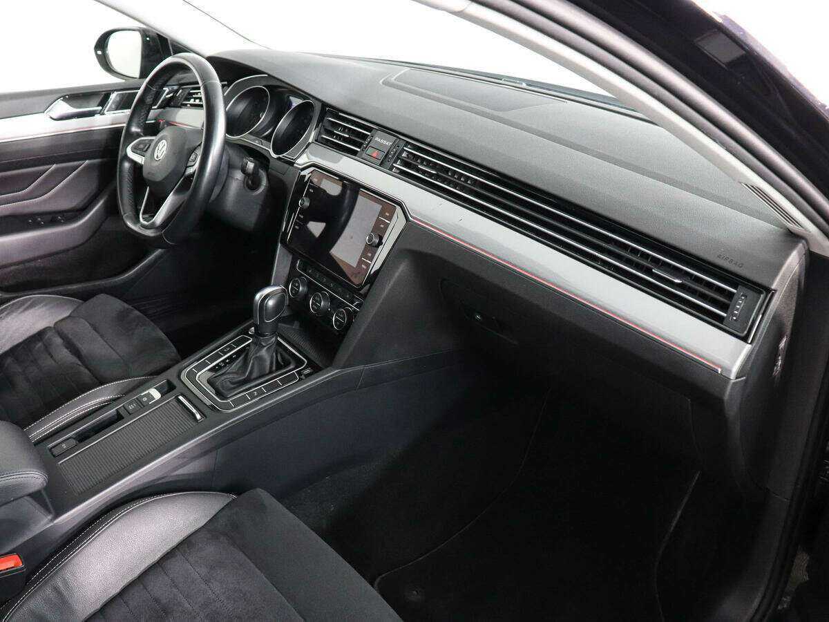 Купить Volkswagen Passat с пробегом. Фото: #9